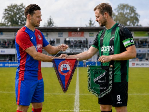 Wimpeluebergabe Fussball Ai